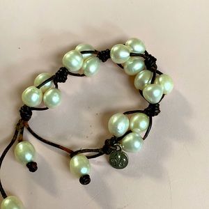 Beautiful pearl and leather bracelet.